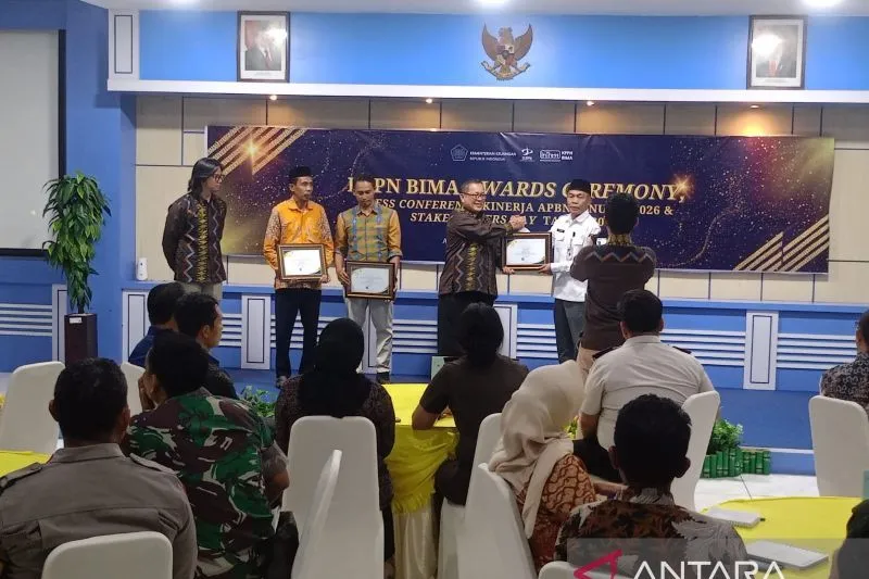 KPU Dompu Raih Peringkat III Pengelolaan Keuangan pada KPPN Bima Award 2026