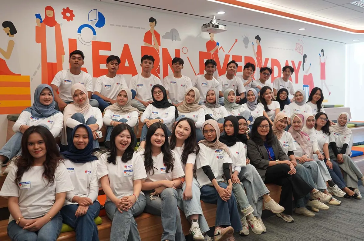 ShopeePay dan SeaBank Apresiasi 36 Mahasiswa Peserta Program Duta Literasi Keuangan SPARK