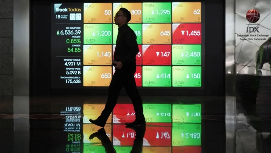 IHSG Berpeluang Lanjut Melemah, Dibayangi Peringatan S&P dan Sentimen Tarif Trump