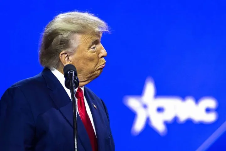 Klaim Trump Dilengserkan DPR AS karena Perang Iran Disebut Hoaks