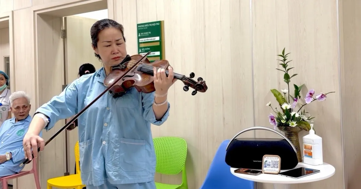 Pemain Viola Nguyen Nguyet Thu Bermain Musik dari Ranjang IGD Saat Jalani Perawatan Jantung
