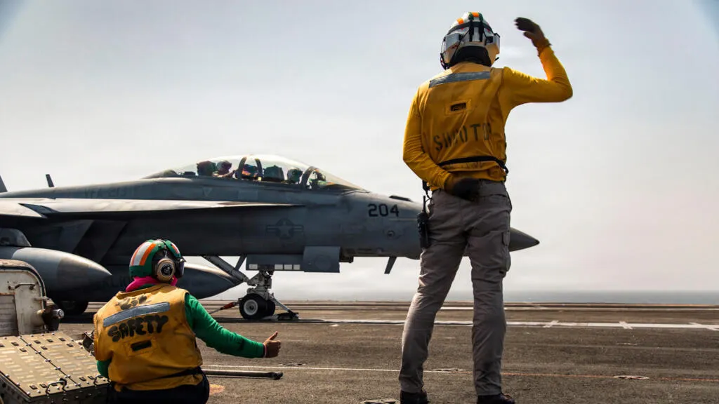Nasib Pilot AS yang Hilang di Iran Menambah Tekanan di Tengah Ultimatum Trump