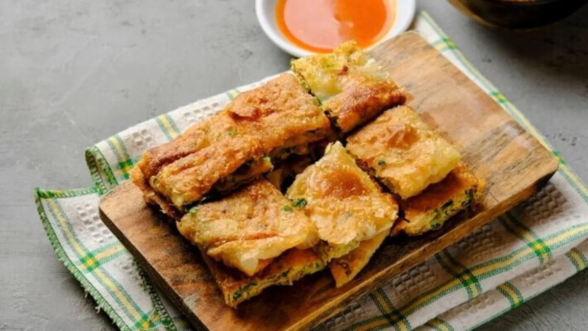 Martabak Telor, Kuliner Jalanan Gurih yang Tetap Digemari di Berbagai Kota