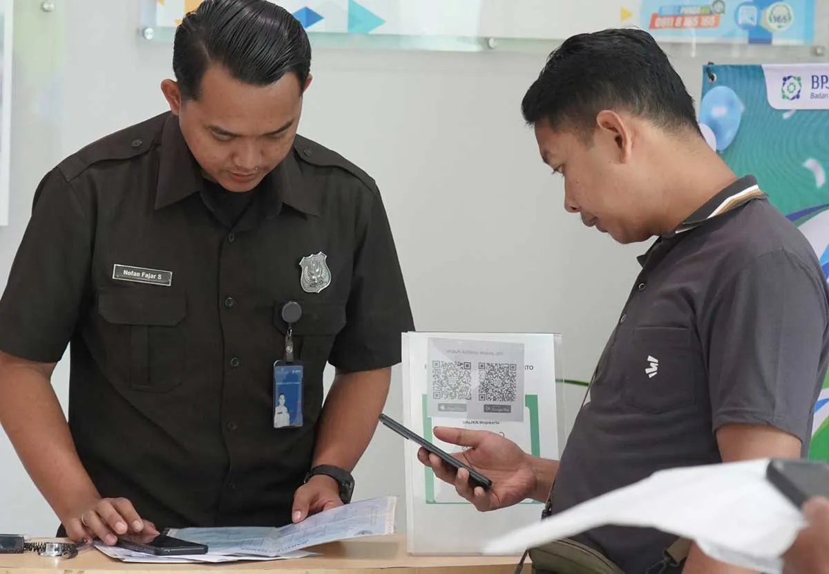 Peserta JKN di Mojokerto Manfaatkan Skrining Riwayat Kesehatan lewat Mobile JKN