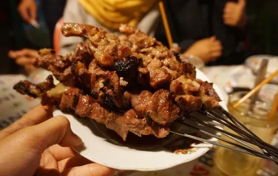 Street Food Indonesia Kian Mendunia pada 2026, Nasi Goreng hingga Bakso Mencuri Perhatian