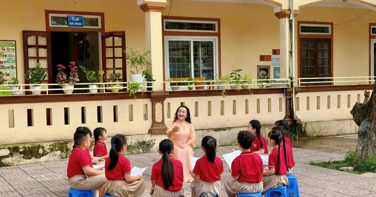 Guru Musik di SD Cua Nam 2 Tanamkan Kecintaan pada Lagu Rakyat dan Musik Tradisional di Kelas