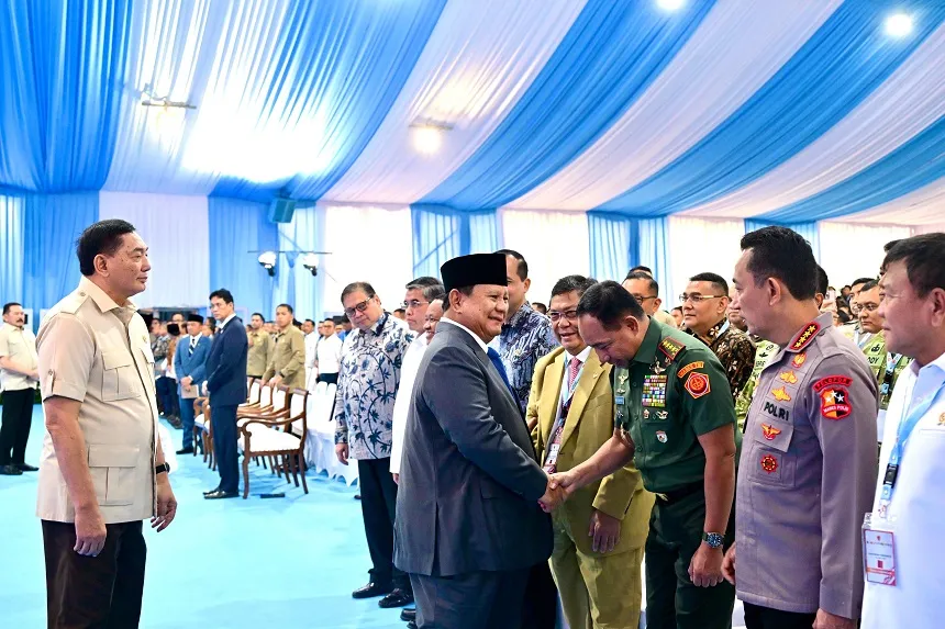 Panglima TNI Hadiri Pengucapan Sumpah Hakim Konstitusi, Pelantikan Ombudsman RI, dan Duta Besar untuk Oman-Yaman