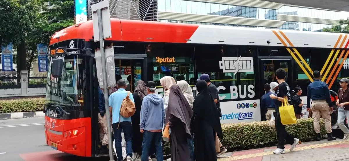 Transjakarta Berlakukan Tarif Rp12 pada 27 Maret untuk Pembayaran via Aplikasi TJ:Transjakarta
