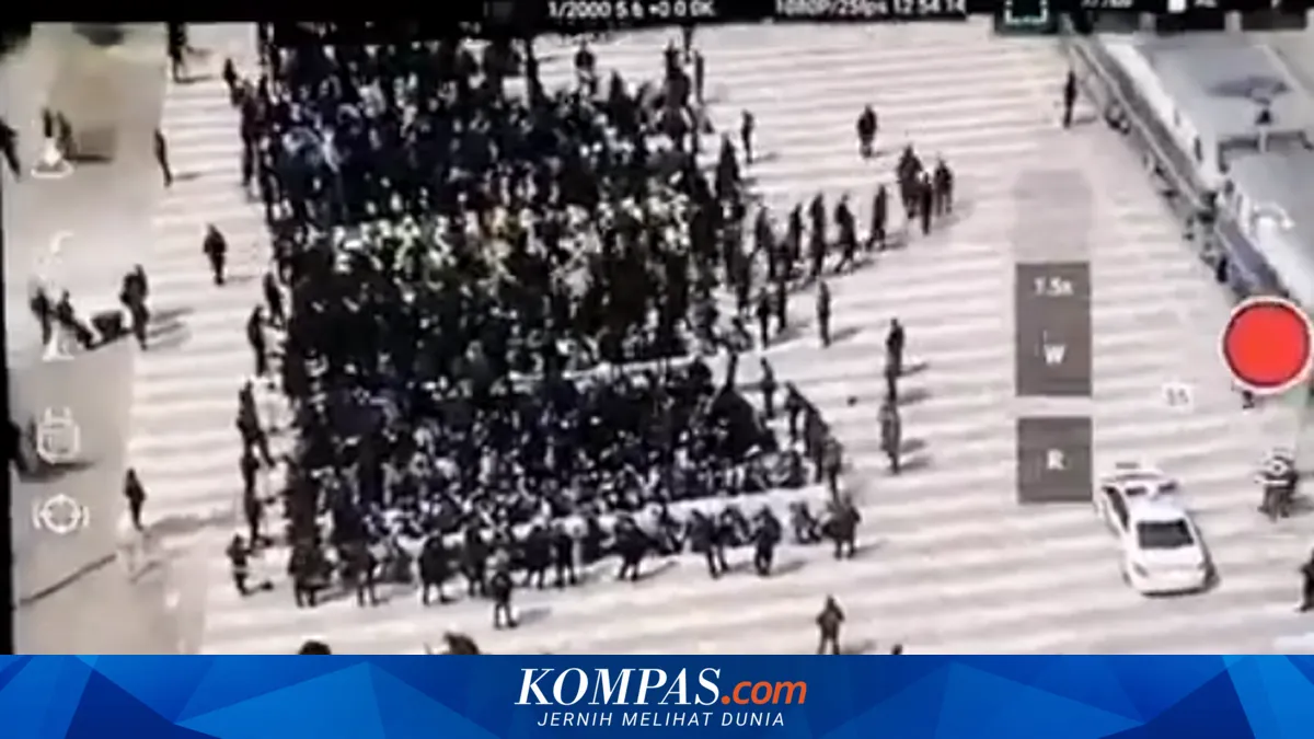 Kabar Dunia Sepekan: Video Viral Diduga Tahanan Uighur hingga Shalat Jumat Perdana di Hagia Sophia