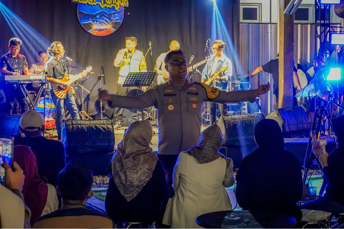 Polres Ciamis Gelar Pertunjukan Musik di Rest Area untuk Hiburan dan Edukasi Pemudik