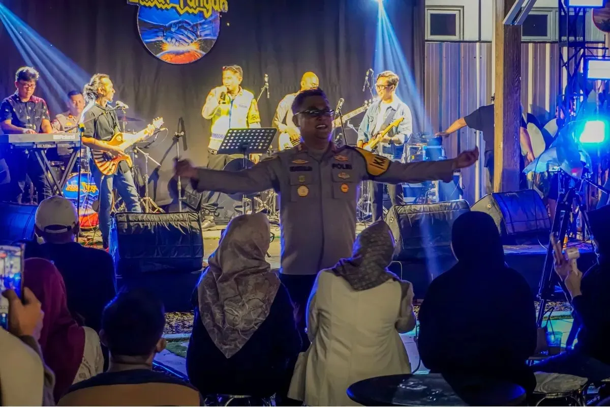 Polres Ciamis Hadirkan Hiburan Musik di Rest Area Jalur Mudik