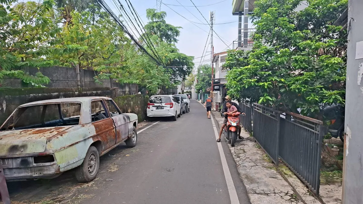 Video Petugas PPSU Pasar Rebo Tanggapi Laporan JAKI dengan AI Viral, Warga Keluhkan Parkir Bengkel di Jalan Damai