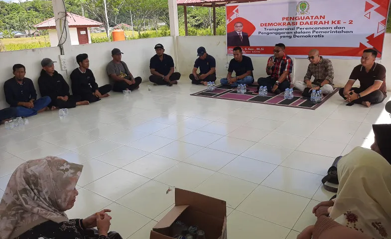 Guntur Gelar Penguatan Demokrasi di Sangasanga, Soroti Transparansi Anggaran dan Peran Warga