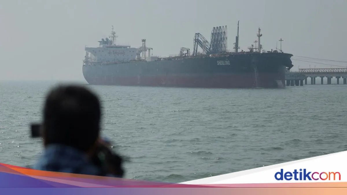 Kapal Tanker Diserang di Lepas Oman, Pelaut India Tewas, dan Selat Hormuz Kembali Menjadi Cermin Krisis Dunia