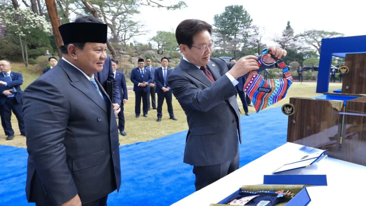 Di Seoul, Prabowo Beri Hadiah Pakaian untuk Anjing Presiden Korea Selatan