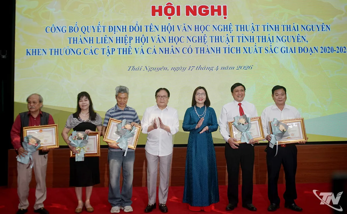 Provinsi Thai Nguyen Umumkan Keputusan Pembentukan Persatuan Asosiasi Sastra dan Seni
