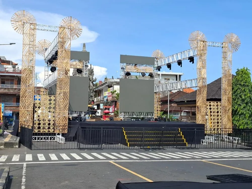 Panggung Utama Festival Semarapura Disorot Seniman, Kekhawatiran Kerumunan Menguat dan Tari Pendet Massal Dibatalkan