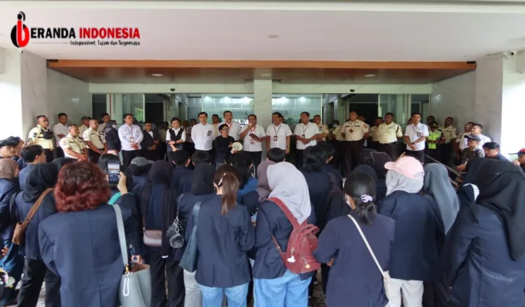 Aliansi Mahasiswa Unej Aksi di Rektorat, Tuntut Transparansi Penetapan UKT 2026