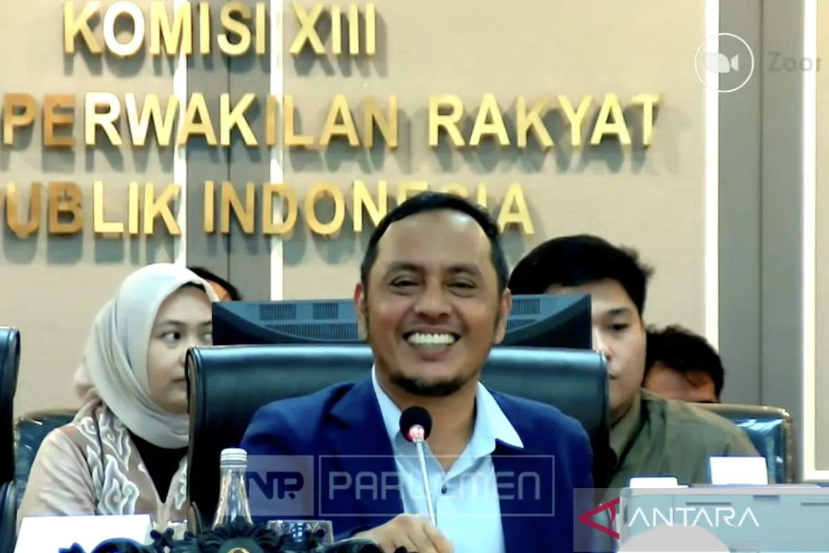Komisi XIII DPR dan Menteri Imipas Bahas Antisipasi Dampak Gejolak Global terhadap Keimigrasian