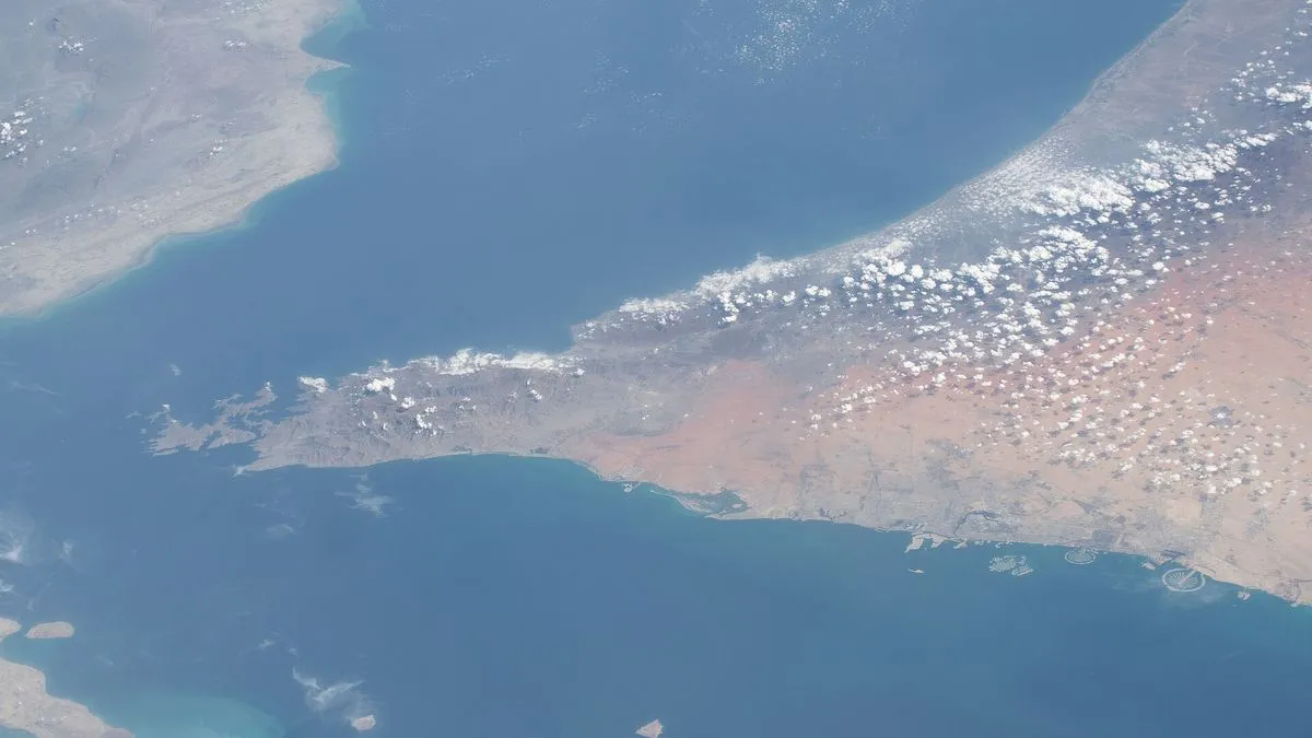 Cek Fakta: Video Tiga Kapal Terbakar di Selat Hormuz Disebut Hasil AI, Bukan Rekaman Asli