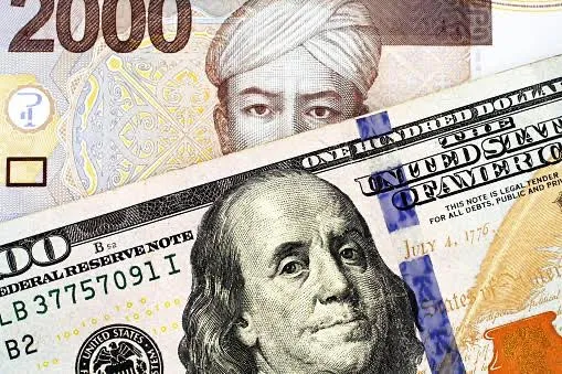 Rupiah Tertekan hingga Tembus Rp17.000 per Dolar AS di Tengah Ketidakpastian Global