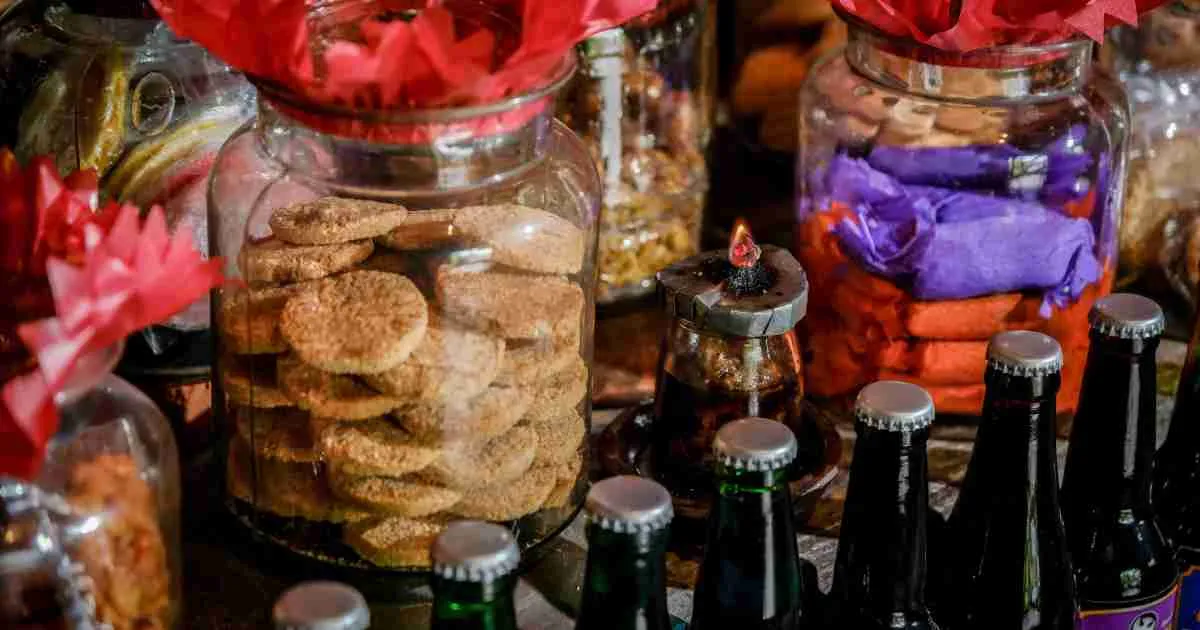Tren Snackpacking: Cara Gen Z Berwisata Sambil Menjelajahi Jajanan Pasar Tradisional