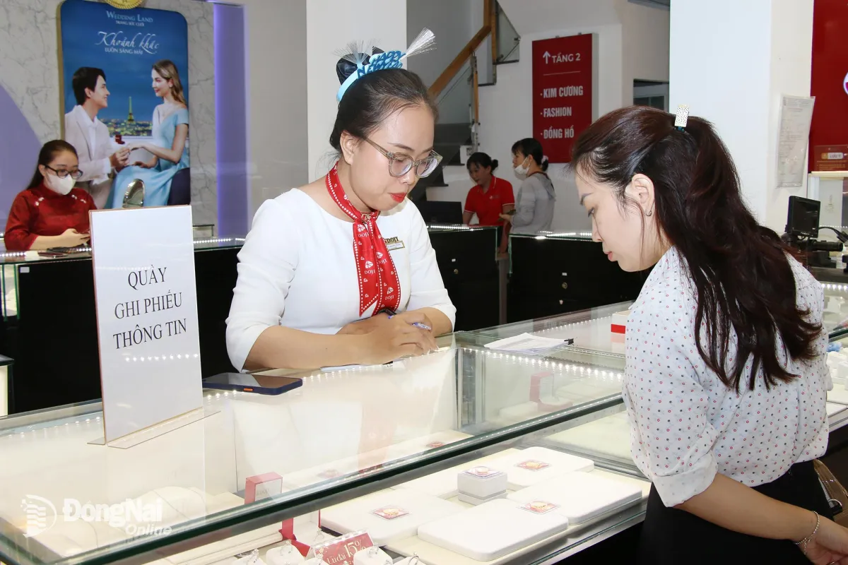 Harga Emas Berfluktuasi, Deposito Bank Menguat di Dong Nai; Pasar Saham Dinilai Masih Penuh Ketidakpastian