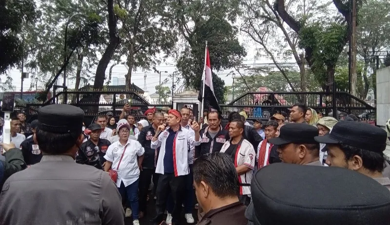 Demo di DPRD Sumut, Massa Pertanyakan Transparansi Anggaran BTT Pemprov Sumut