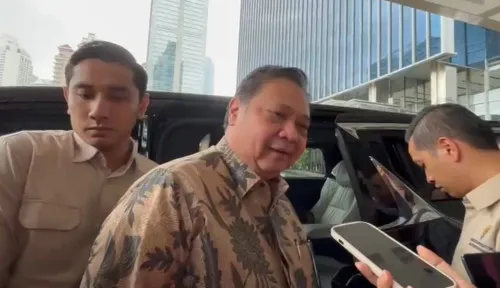 Rupiah Ditutup Melemah ke Rp17.105 per Dolar AS, Airlangga: Tekanan Terjadi di Banyak Mata Uang