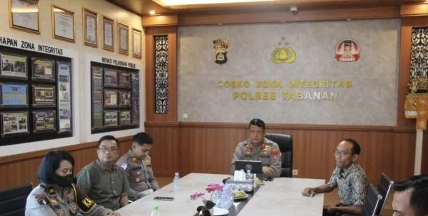 Polres Tabanan Evaluasi Layanan Polisi 110 Usai Arahan Peningkatan Kualitas Pelayanan