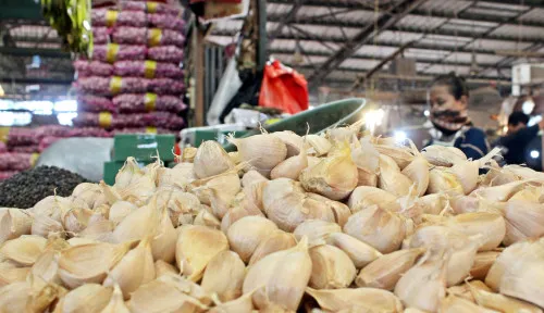 Harga Bumbu Dapur Berubah: Bawang Putih Naik, Cabai Rawit Merah Mulai Turun