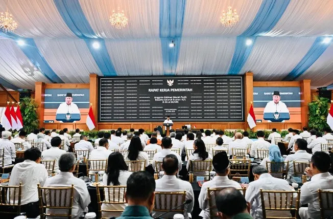 Prabowo Sampaikan Taklimat Kabinet, Soroti Capaian Pemerintah dalam 1,5 Tahun di Tengah Ketidakpastian Global
