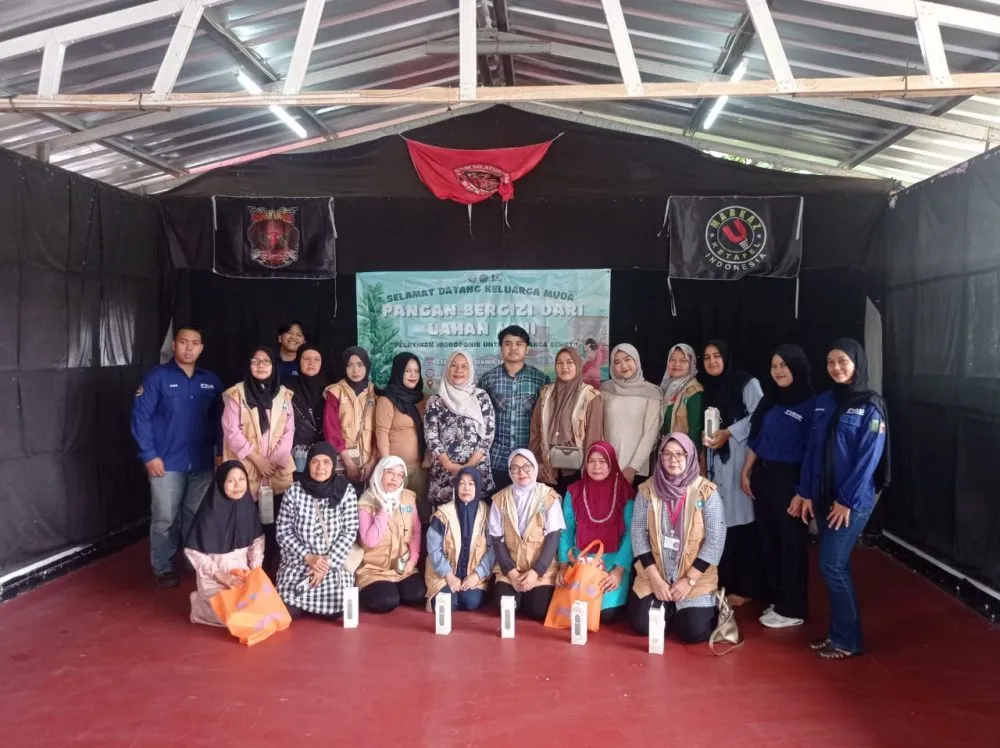 Mahasiswa FISIP UHAMKA Gelar Pelatihan Hidroponik untuk Dukung Pangan Bergizi Keluarga