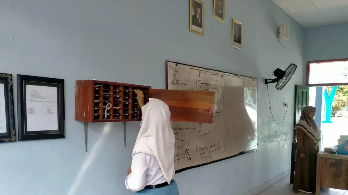 Pembatasan Penggunaan Gadget di SMA/SMK Gresik Mulai Diterapkan Pekan Ini