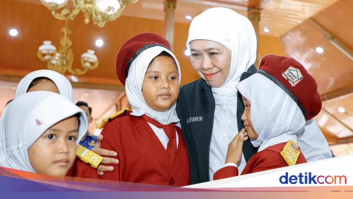 Pemprov Jatim Terapkan Pembatasan Penggunaan Gadget di SMA, SMK, dan SLB Mulai 13 April 2026