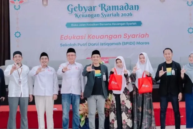 OJK Sulselbar Gelar Edukasi Keuangan Syariah untuk Santri di Sekolah Putri Darul Istiqamah Maros