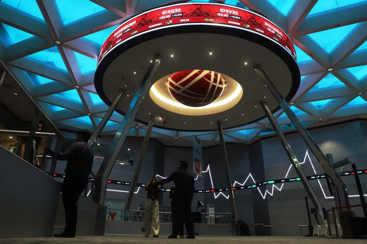 IHSG Tertekan oleh Risiko Geopolitik dan Ekonomi, Asing Catat Jual Bersih Rp 31,57 Triliun