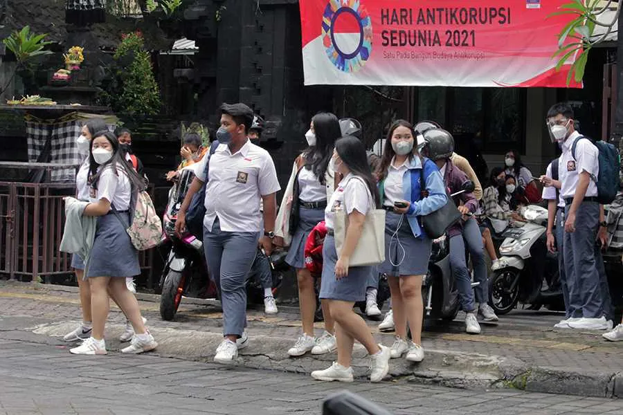 Literasi Keuangan Pelajar Usia 15–17 Tahun Baru 51,68 Persen, OJK Bali Terapkan Modul Ajar di SMA/MA