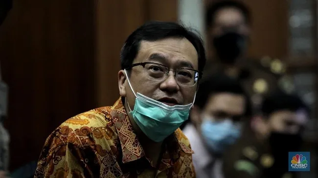 OJK Jatuhkan Sanksi Seumur Hidup kepada Benny Tjokrosaputro di Pasar Modal