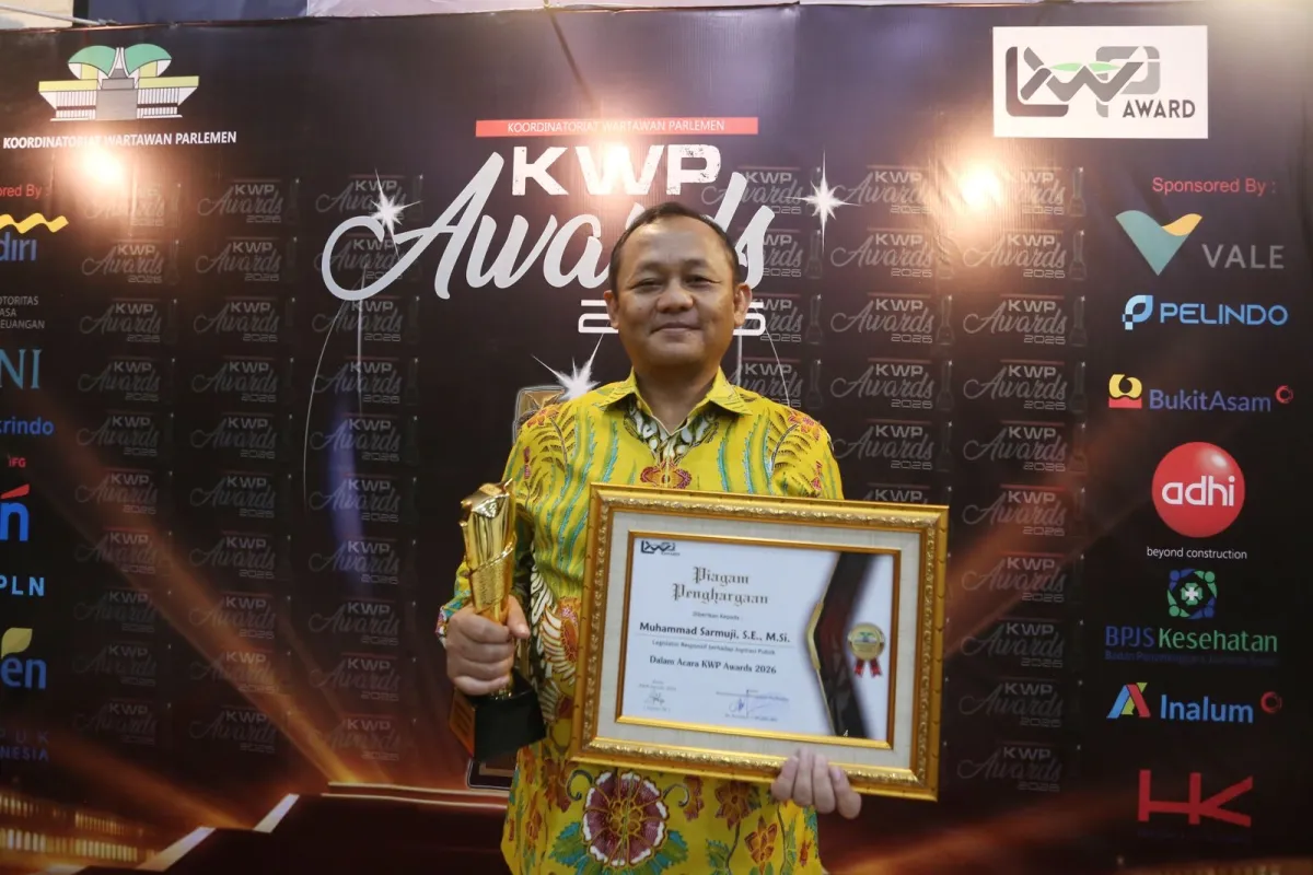 Sarmuji Raih Penghargaan Legislator Responsif terhadap Aspirasi Publik di KWP Award 2026