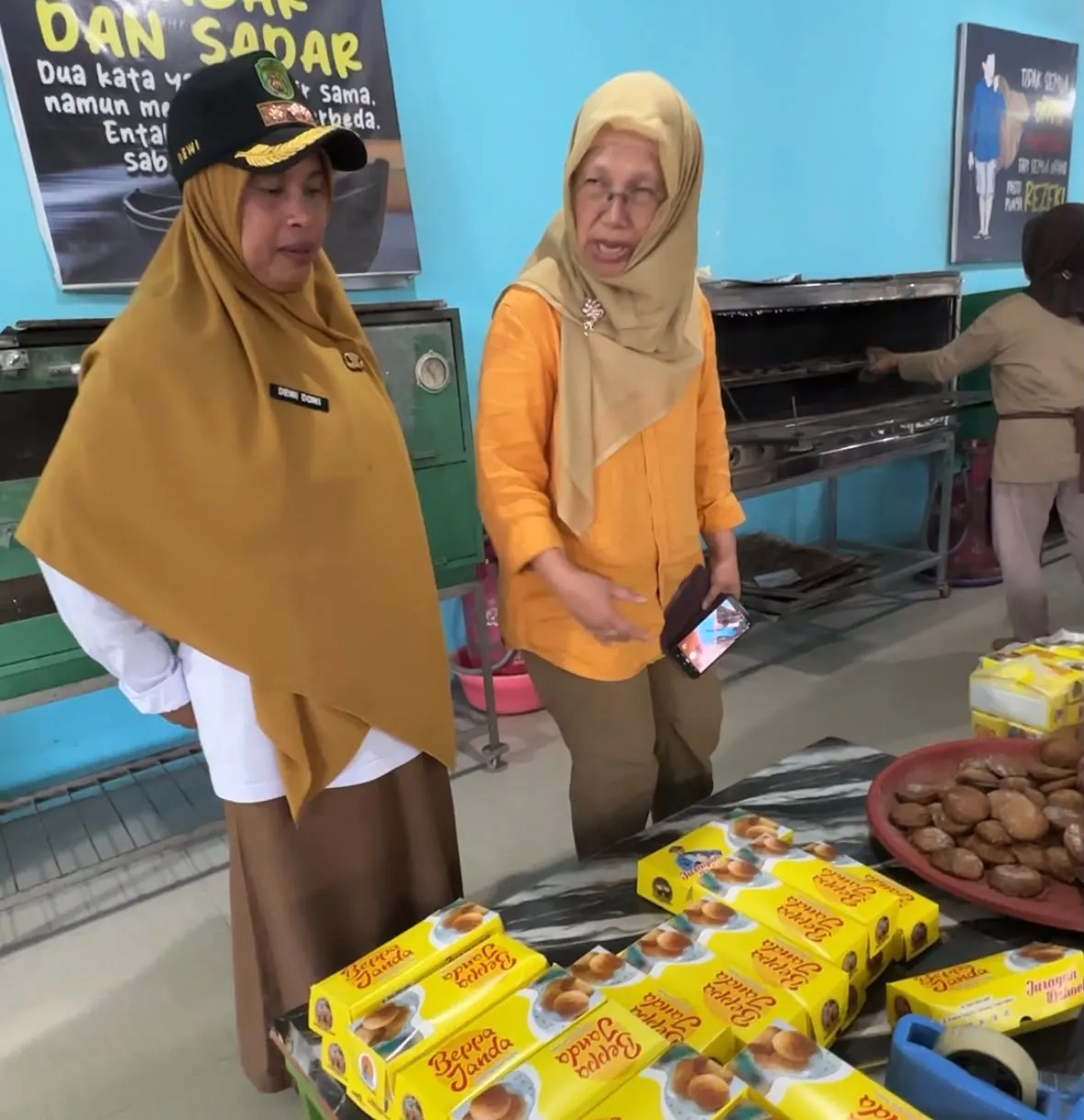 Tim Geopark Sangkulirang Mangkalihat Singgah di Rest Area Beppa Janda, Cicipi Kuliner Lokal di Sangatta Selatan