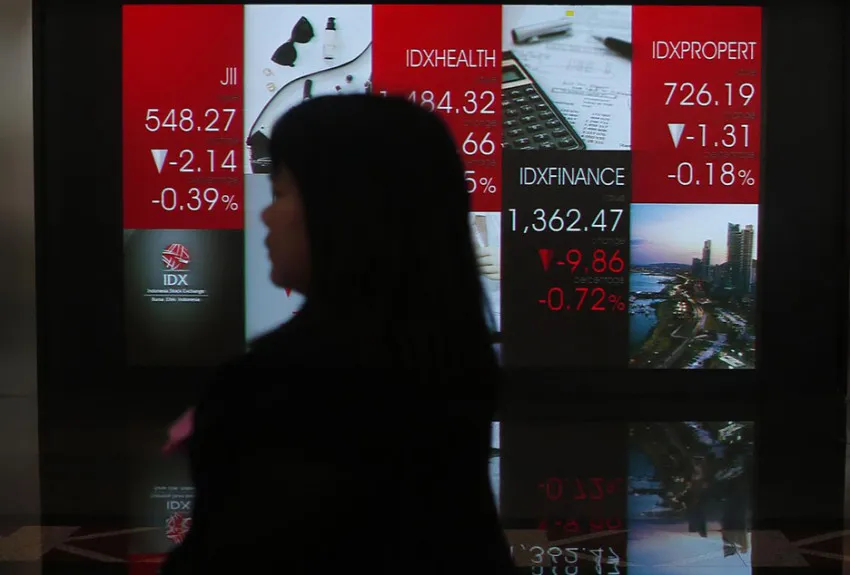 IHSG Ditutup Turun 1,61% ke 7.022, Mayoritas Saham Melemah
