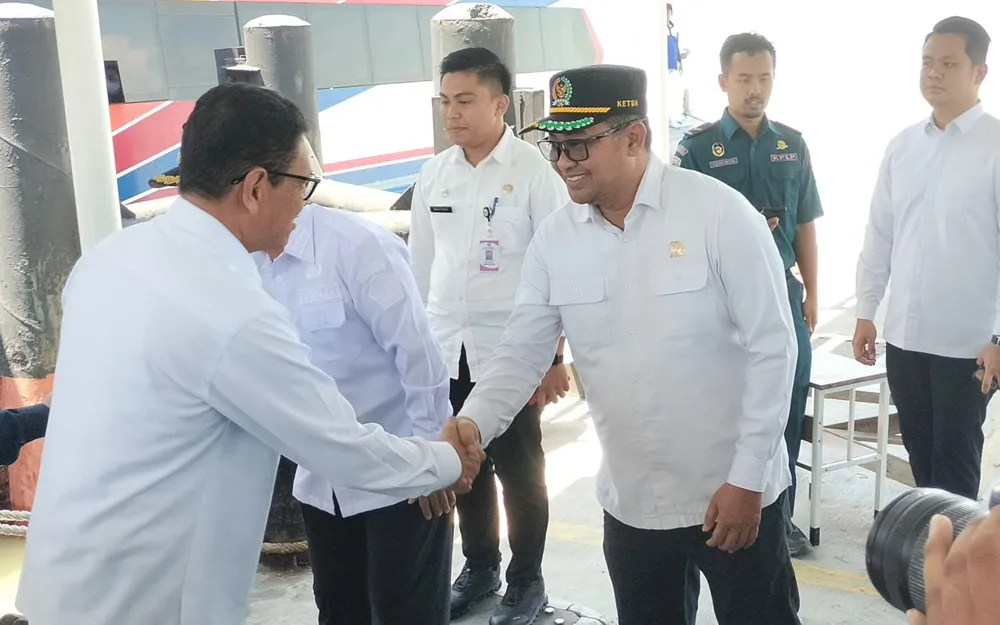 Wamen ESDM Tinjau Oil Terminal Karimun untuk Memastikan Cadangan dan Distribusi BBM