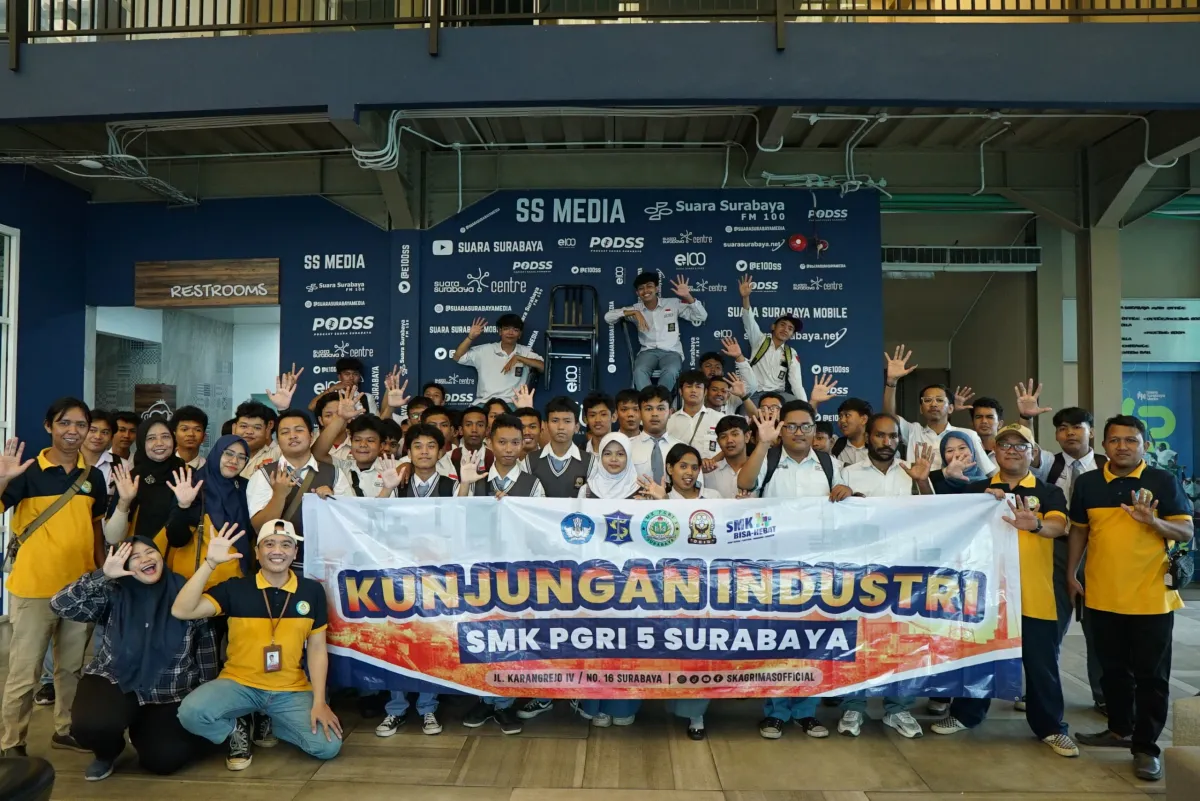SMK PGRI 5 Surabaya Kunjungi Suara Surabaya Media untuk Perluas Wawasan Dunia Kerja