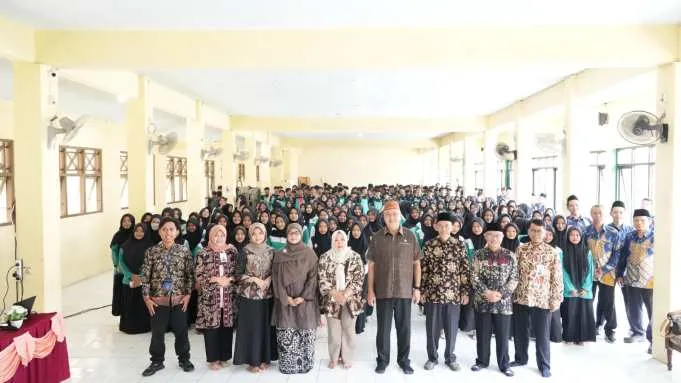 OJK Tegal Gelar Edukasi Keuangan Syariah untuk Pelajar Lewat Program SAKINAH