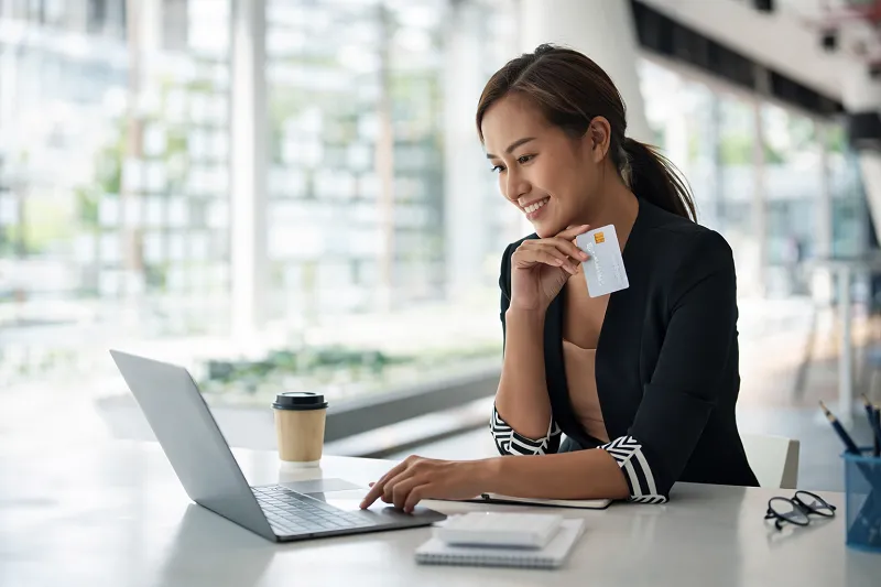 Survei YouGov-Visa: Frekuensi Belanja Online Warga Indonesia Naik, AI Makin Berperan dalam Transaksi