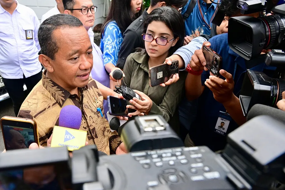 Bahlil Minta Warga Bijak Konsumsi BBM dan Hindari Panic Buying di Tengah Krisis Global