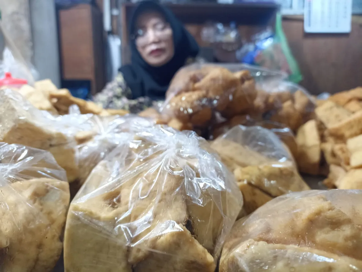 Harga Kedelai Impor Naik, Pedagang Tahu Pong di Semarang Pilih Tahan Harga Jual