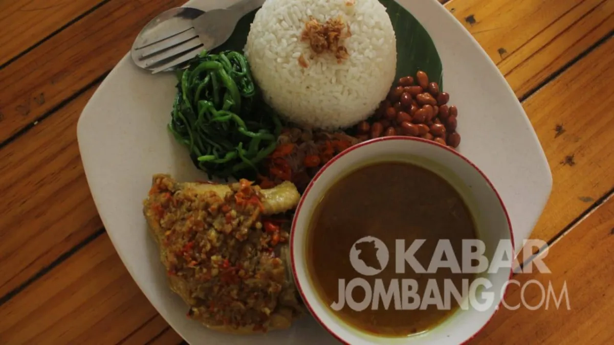 Warung Pak Man Jombang Sajikan Ayam Betutu Khas Bali dengan Resep Turun-Temurun
