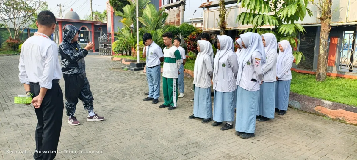 Kepala Kemenag Banyumas Singgah di MAN 1, Tekankan Disiplin dan Penguatan Program Zakat-Infak